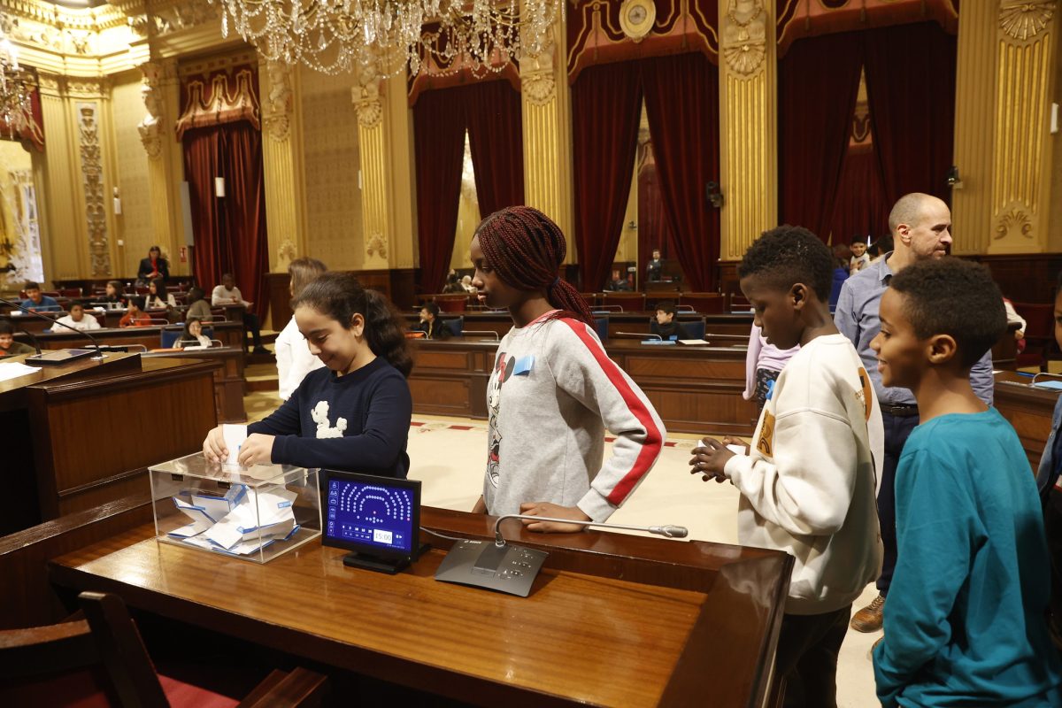 diputados-por-un-dia-pleno-baleares-2024