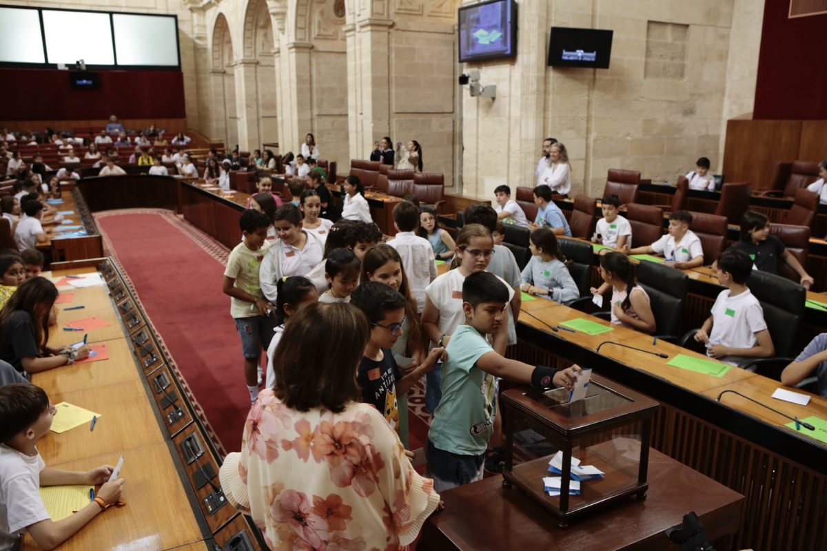 escolares andaluces en el parlamento